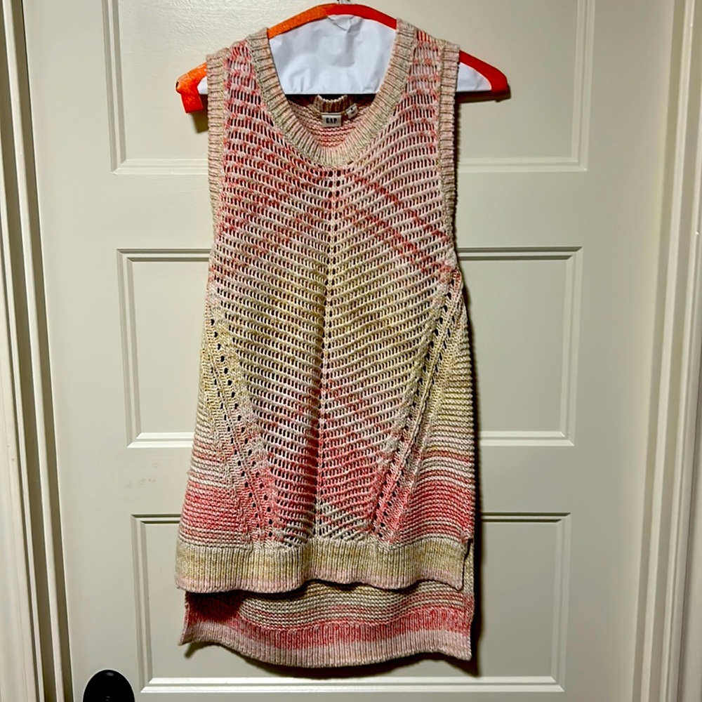 Crochet knitted sleeveless top